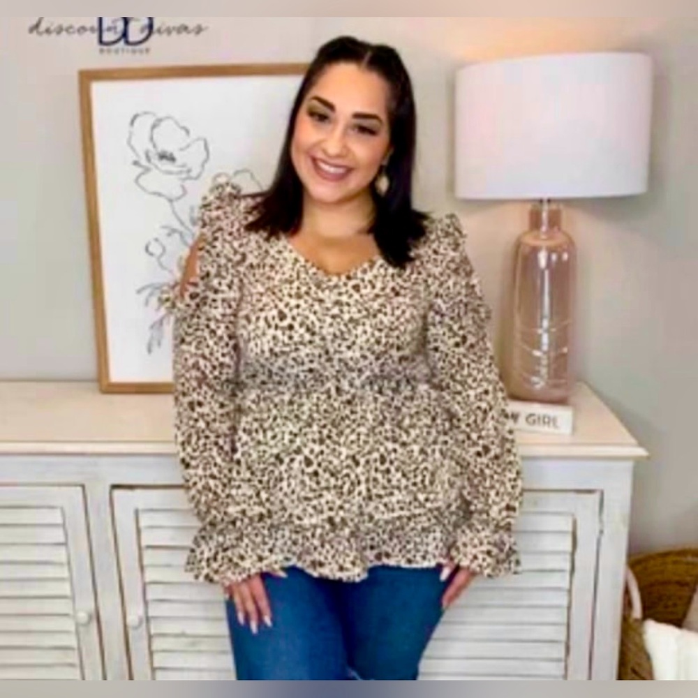 NWT ODDY Animal Print Cold Shoulder Ruffle Blouse Size Large
